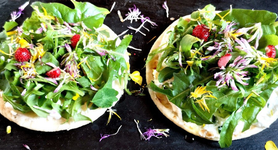 VERGING ON PIZZA: Edible Wildflower ‘Pizzas’